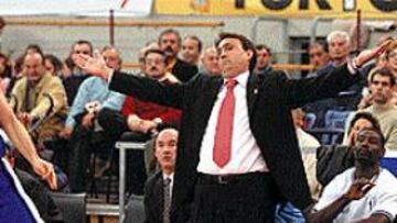 <b>COLISTAS.</B> Casimiro deja al Alicante en la última posición de la ACB.