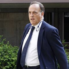Tebas: "Piqué es muy inteligente, un ejemplo para los futbolistas..."