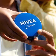 La OCU se pronuncia sobre la popular Nivea de lata azul: este es el resultado