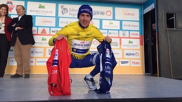 Daniel Martin, con sus maillots.