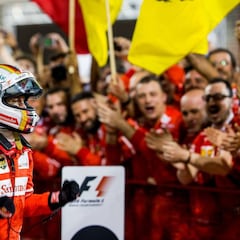 Vettel manda y Alonso se retira