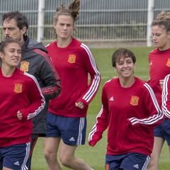 La Selección arropa a Torrejón y Nahikari y piensa en China