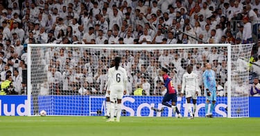 ¡Doblete de Lewandowski! 0-2