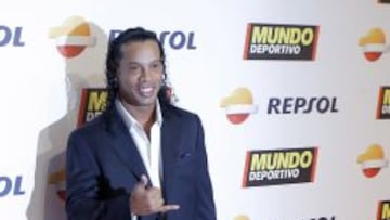 01/02/16 GALA 2016 DEL MUNDO DEPORTIVO PERIODICO PHOTOCALL RONALDINHO