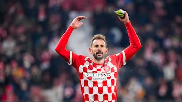 Girona, 15/03/2025. El delantero uruguayo del Girona, Cristhian Stuani, celebra el primer gol de su equipo durante el encuentro correspondiente a la jornada 28 de Laliga EA Sports que disputan hoy sábado Girona y Valencia en el estadio Montilivi de la capital gerundense. EFE/David Borrat.