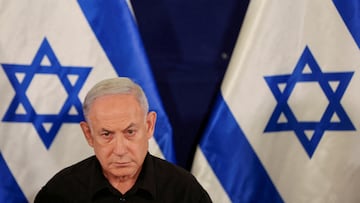 FILE PHOTO: Israeli Prime Minister Benjamin Netanyahu holds a press conference with Defense Minister Yoav Gallant and Cabinet Minister Benny Gantz (not pictured) in the Kirya military base in Tel Aviv , Israel , 28 October  2023.    ABIR SULTAN POOL/Pool via REUTERS/File Photo