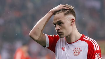 Leverkusen (Germany), 10/02/2024.- Munich's Joshua Kimmich reacts after losing the German Bundesliga soccer match between Bayer 04 Leverkusen and FC Bayern Munich in Leverkusen, Germany, 10 February 2024. (Alemania) EFE/EPA/RONALD WITTEK CONDITIONS - ATTENTION: The DFL regulations prohibit any use of photographs as image sequences and/or quasi-video.
