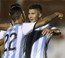 Argentina golea a Bolivia y clasifica primera del grupo A