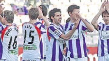 <b>FALTA POCO. </b>Los jugadores del Valladolid podrán celebrar pronto el ascenso a Primera División.
