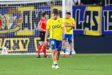 Ochieng acaba con un apático Cádiz