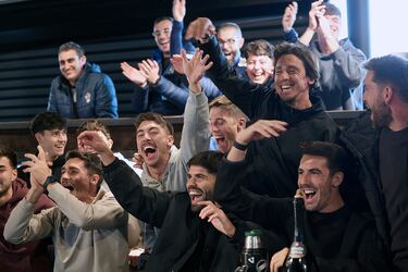 Los jugadores del CF Talavera tras conocer que se enfrentarán al Real Madrid en los dieciseisavos de final de la Copa del Rey.