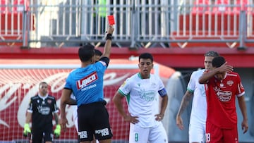 Mientras van 15 expulsiones en las primeras tres fechas, este es el récord en el fútbol chileno