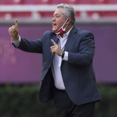 Vucetich: Calificar es una prioridad para Chivas