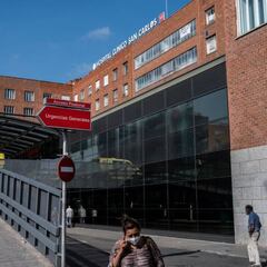 Un muerto y 24 intoxicados tras un incendio en el Clínico San Carlos de Madrid