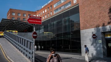 Un muerto y 24 intoxicados tras un incendio en el Cl¨ªnico San Carlos de Madrid