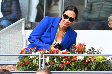 Claudia Inés Rodríguez en el Mutua viendo la semifinal entre Taylor Fritz y Andrey Rublev. 