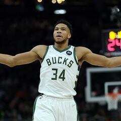 Bucks ease past Warriors, Grizzlies go 11 in a row