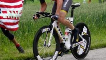 <b>ESCALADA. </b>Armstrong se esfuerza en la etapa reina de Suiza.