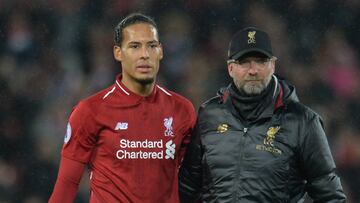 El defensa holand&eacute;s del Liverpool, Virgil Van Dijk, con J&uuml;rgen Klopp.