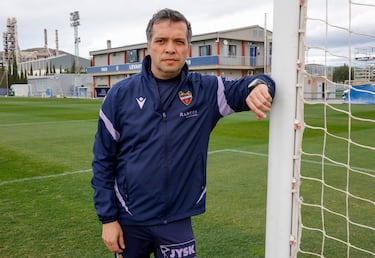 Luís Castro: “El verdadero pulmón del Levante es la cantera”