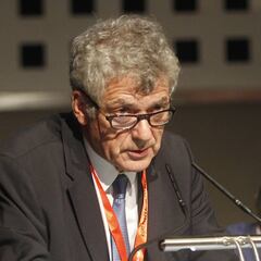 Villar se ve ganador a la espera de escrutar el voto por correo