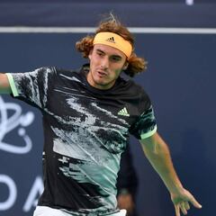 Tsitsipas somete a Djokovic y se enfrentará a Nadal
