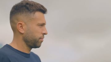 El español puso fin a su destacada trayectoria tras años de éxitos. En un emotivo mensaje, expresó gratitud hacia los clubes, compañeros y su familia que lo acompañaron en su carrera.