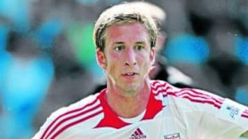 <b>GIGANTE. </b>Janko buscando un balón dentro del área. El austriaco es un ariete de 1,96 metros y 25 años.