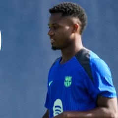 Ansu Fati scores stunning free kick in Barcelona's Training