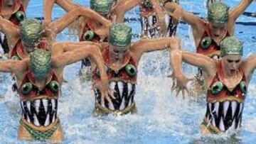 <b>ALTA COSTURA. </b>Los bañadores del equipo español fueron nuevamente la sensación de la prueba. El gorro simbolizaba las escamas y el bañador, la agresividad de un pez.