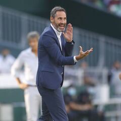 Vicente Moreno: "Los dos goles del Betis son muy evitables"
