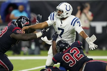 Jacony Brisett en el duelo de la Semana 12 ante los Texans, donde complet&oacute; el 64% de sus pases para 129 yardas.