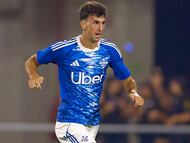 LA LINEA DE LA CONCEPCION, SPAIN - AUGUST 06: Jacobo Ramon of Como 1907 in action during the Pre-Season Friendly match between Real Betis Balompie and Como 1907 at Estadio Municipal de la Linea on August 06, 2025 in La Linea de la Concepcion, Spain. (Photo by Fran Santiago/Getty Images)