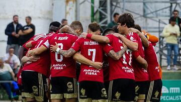 El Real Murcia logró ante el Sanluqueño la sexta victoria del curso fuera de casa.