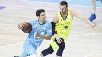 Zoltan Perl, ante Víctor Claver durante el partido entre el Movistar Estudiantes y el Barcelona.
