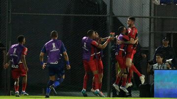 Soccer Football - Copa Libertadores - Round of 16 - Second Leg - Libertad v Athletico Paranaense - Estadio Defensores del Chaco, Asuncion, Paraguay - July 5, 2022 Internacional's Pedro Henrique celebrates scoring their fourth goal with teammates REUTERS/Cesar Olmedo