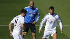 Cristiano y Zidane arropan a Bale en el entrenamiento de hoy