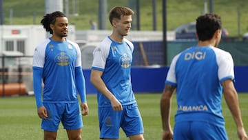 Comas y Noubi serán los centrales del Deportivo ante el Zaragoza.