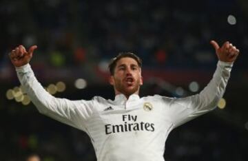 El defensa del Real Madrid Sergio Ramos celebra tras marcar ante San Lorenzo, durante la final del Mundial de Clubes que están disputando esta noche en el Gran Estadio de Marrakech, en Marruecos. 