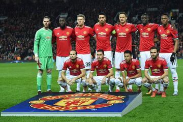 Manchester United's players (back row L-R) David de Gea, Romelu Lukaku, Scott McTominay, Chris Smalling, Nemanja Matic, Eric Bailly, Anthony Martial, (front row L-R) Daley Blind, Matteo Darmian, Jesse Lingard and Juan Mata.