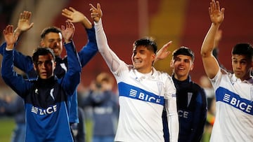 Los jugadores de Universidad Catolica celebran el triunfo contra Nublense durante el partido de primera division disputado en el estadio Santa Laura en Santiago, Chile.
26/08/2023
Jonnathan Oyarzun/Photosport
Football, Universidad Catolica vs Nublense.
22th turn, 2023 National Championship.
Universidad Catolica's players reacts after winning against Nublense during the first division match at the Santa Laura in Santiago, Chile.
26/08/2023
Jonnathan Oyarzun/Photosport