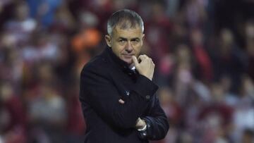 Lucas Alcaraz durante el Granada - Atlético de Madrid.