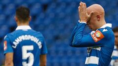 V&iacute;ctor Mollejo se lamenta durante la derrota del Deportivo contra el Elche en el estadio de Riazor.