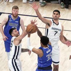 Doncic y Morant alargan su baja y el protagonismo es para Santi Aldama