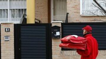 <b>SEIS PIZZAS PARA EL ALMUERZO.</b> La llegada de un repartidor de pizzas, que trajo seis unidades, confirmó que Contador no estaba solo en casa. Sólo he visto y hablado con una mujer que ha recogido las pizzas. No puedo contar nada más