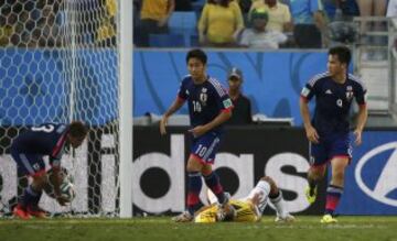 Shinji Okazaki empató para Japón. 1-1.