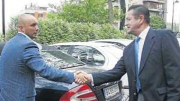 <b>SIN ACUERDO. </b>Uribe (a la izquierda) se reunió con Manuel Vega-Arango el pasado mes de junio.