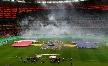 Actuación del DJ Jonas Blue en la inauguración de la fina de la Europa League.