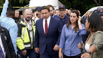 El gobernador del estado de Florida, Ron DeSantis se dirigi&oacute; r&aacute;pidamente a la escena tras el derrumbe de un edificio en Surfside para asistir a los afectados de la zona.