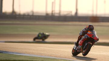 Bradl durante la primera jornada de test de MotoGP en Qatar.